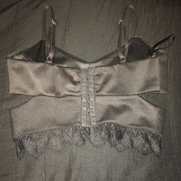 Black crop top - Picture 2 of 3